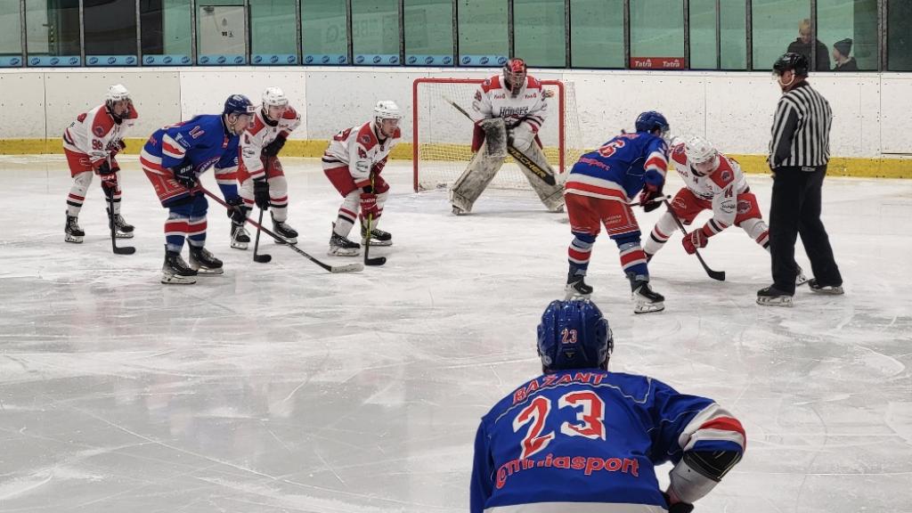 Hlinsko v power play nevyrovnalo a soupeř zvýšil na 2:4.